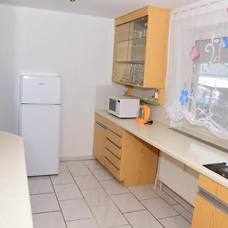 Gemuetliche Familien-ferienwohnung Mit Balkon Nahe Playmobil Funpark Apartment