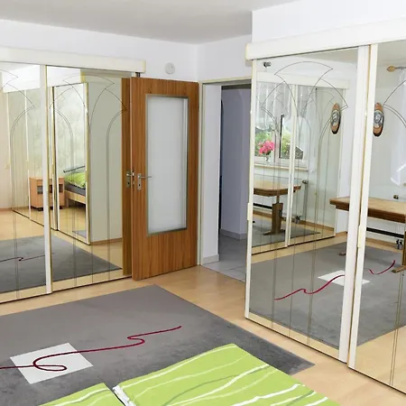 Apartment Gemuetliche Familien-ferienwohnung Mit Balkon Nahe Playmobil Funpark